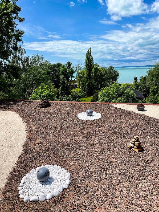 Xendala Panzio * Balatonakarattya